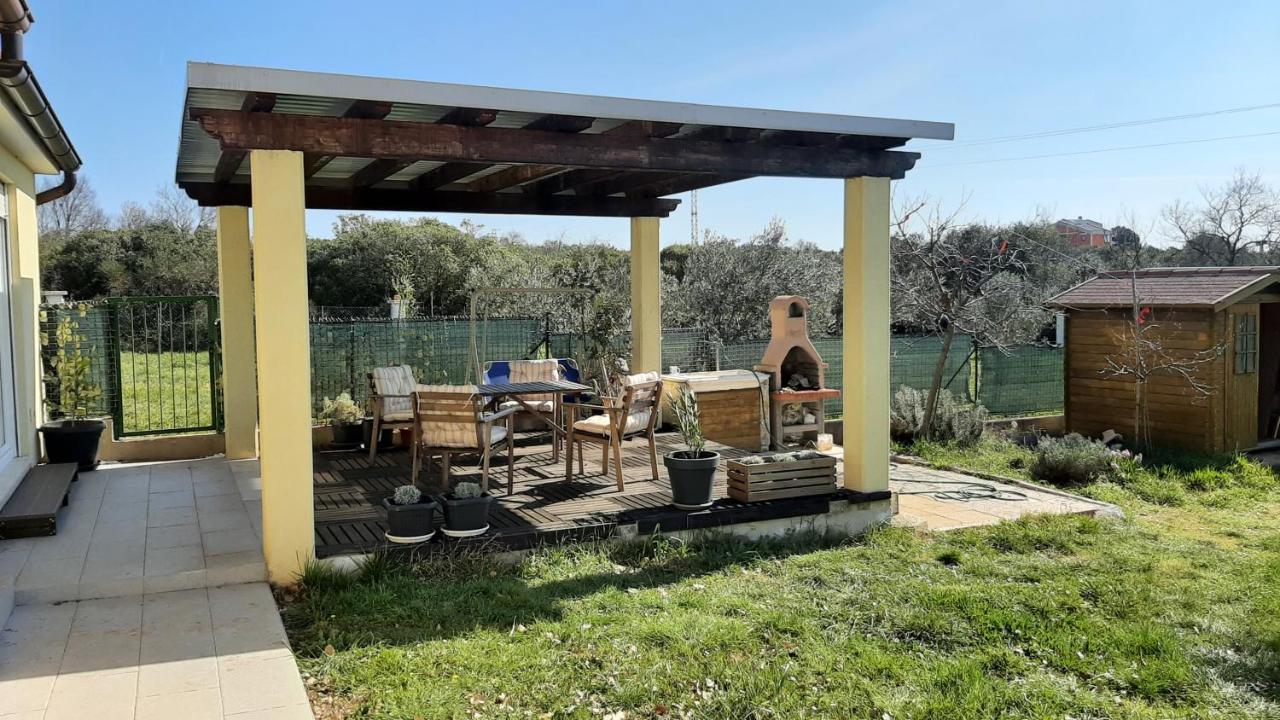 Holiday House Romi Pola Esterno foto